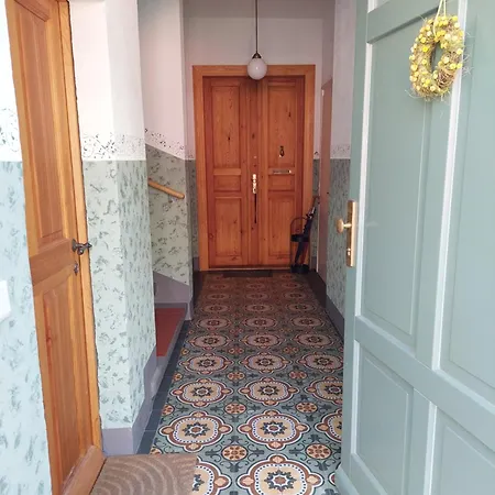 Dein Zuhause In Der Ferne Im Grünen Kreativhof Der Gute Ton Mit Kostenlosem Fahrradverleih Apartamento